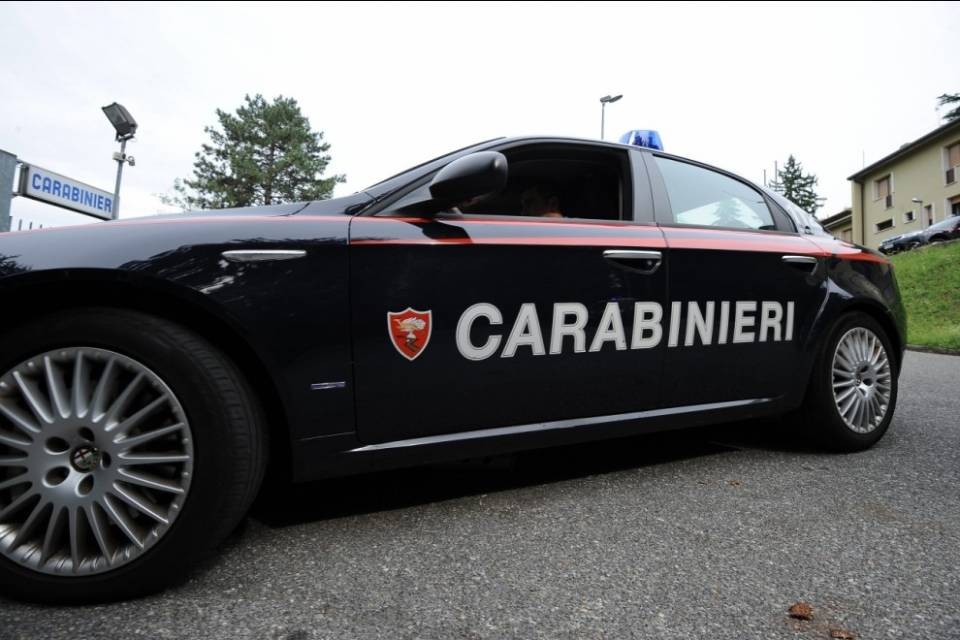 Derubano una turista svizzera, 25mila euro il bottino