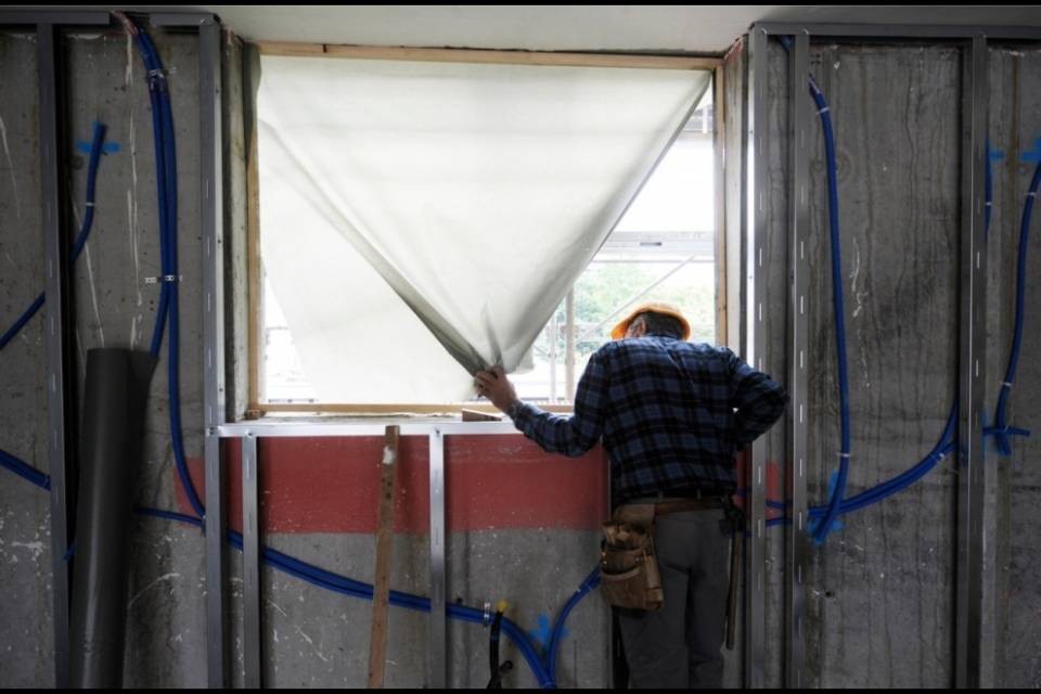 Blitz della Polizia in quattro cantieri del Locarnese