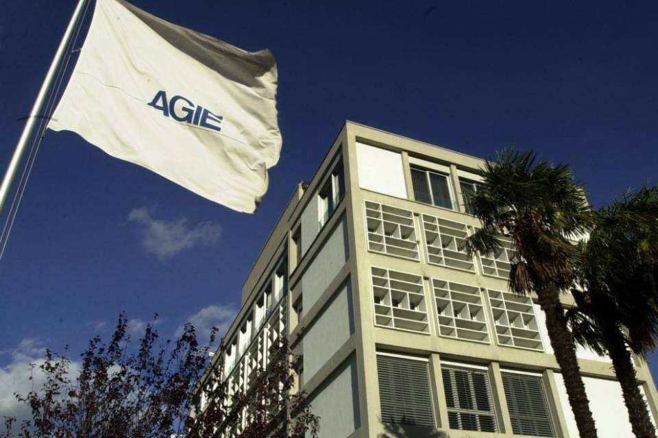 Tagli all'AGIE, "si comincia a buttare a mare i più deboli"