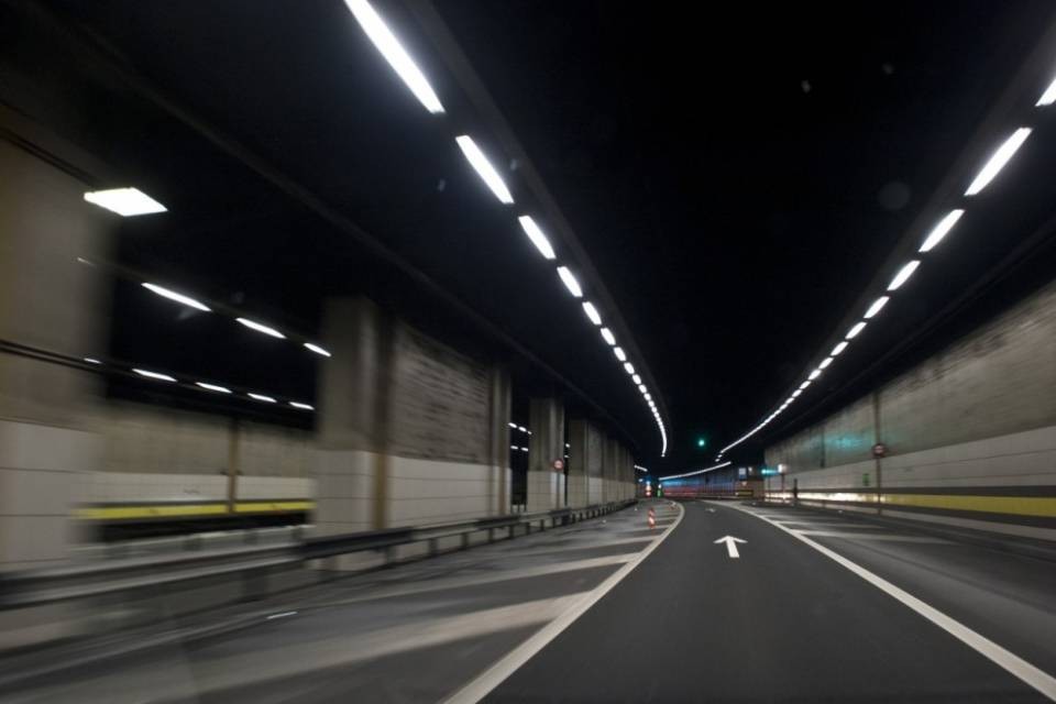 Tunnel del San Gottardo chiuso per problemi tecnici