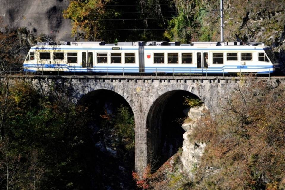 Centovallina, linea interrotta per 3 settimane