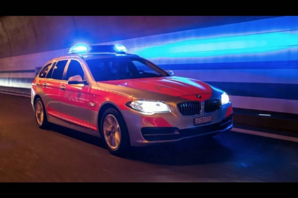 Scappa dopo un incidente lasciando un ferito