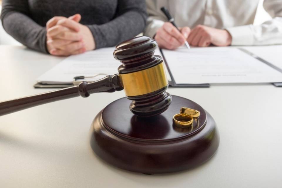 In Svizzera aumentano i divorzi e calano le nascite
