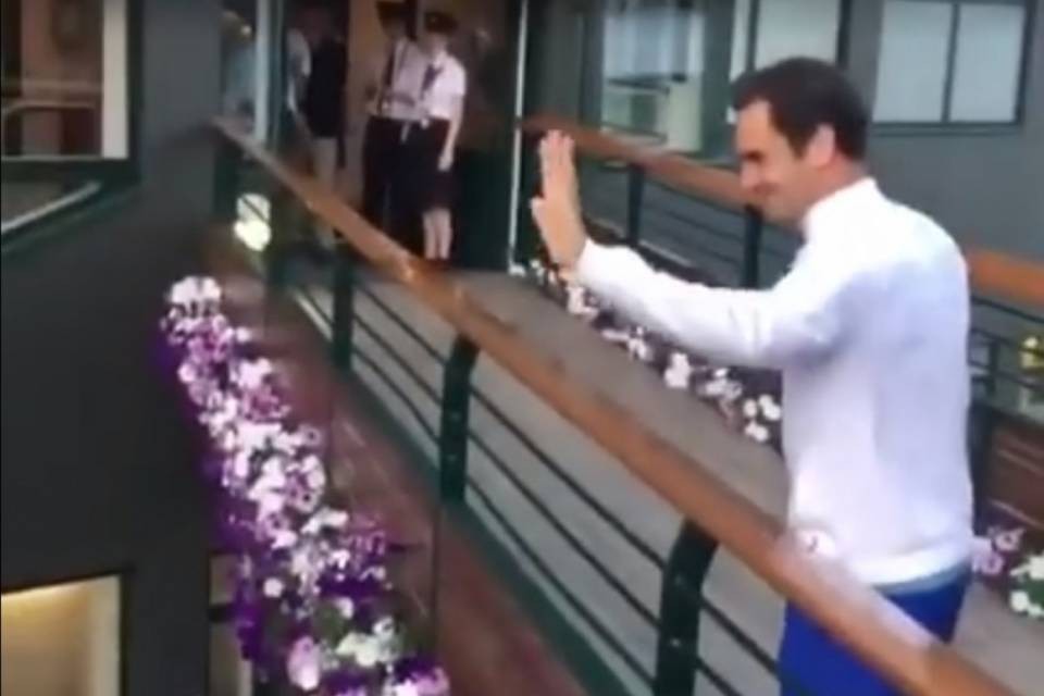 La benedizione del... Santo Padre a Wimbledon