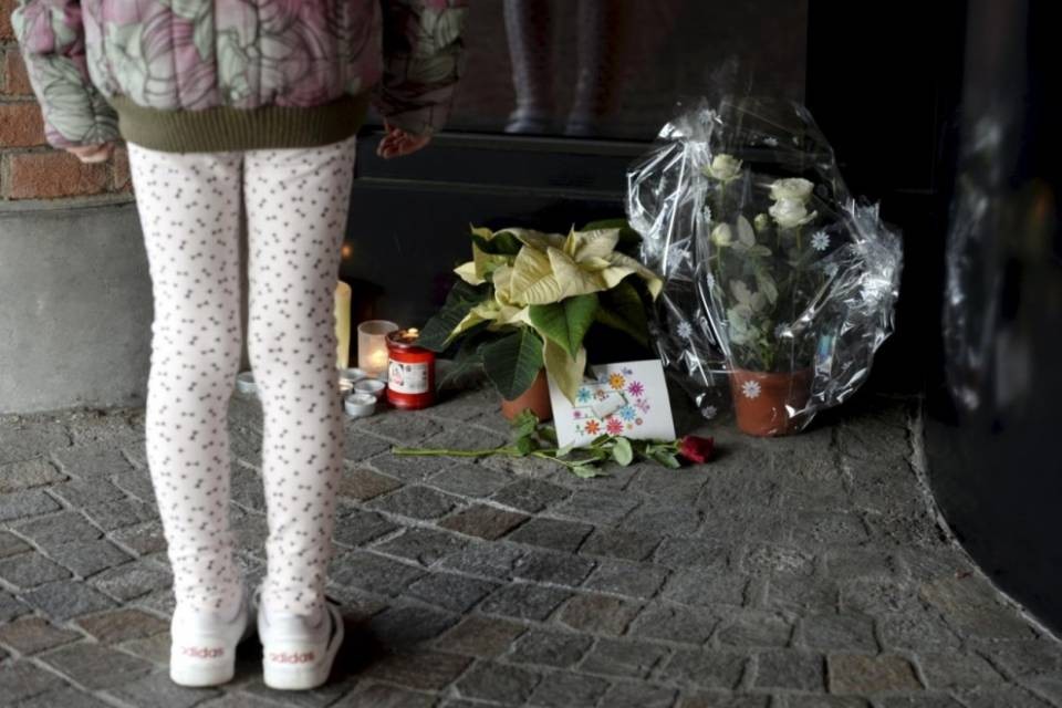Parigi, solidarietà anche a Lugano