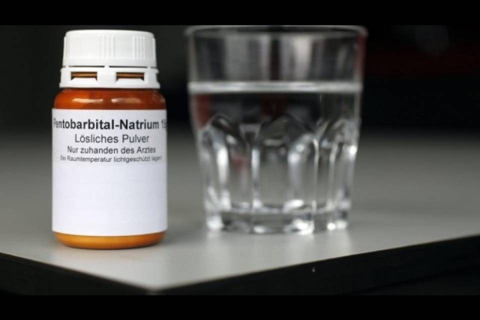 Suicidio assistito, l'FMH non adotta criteri ampliati