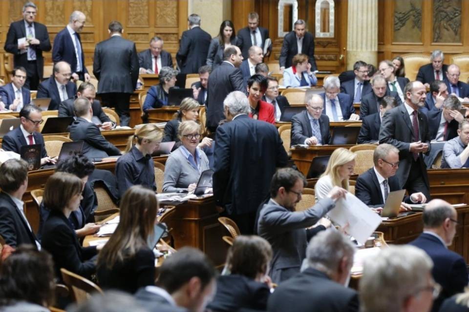 Il "modello Müller" la spunta in Commissione