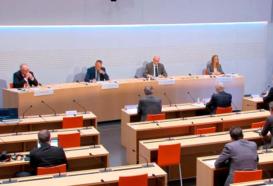 Screenshot di una conferenza stampa degli esperti della Confederazione