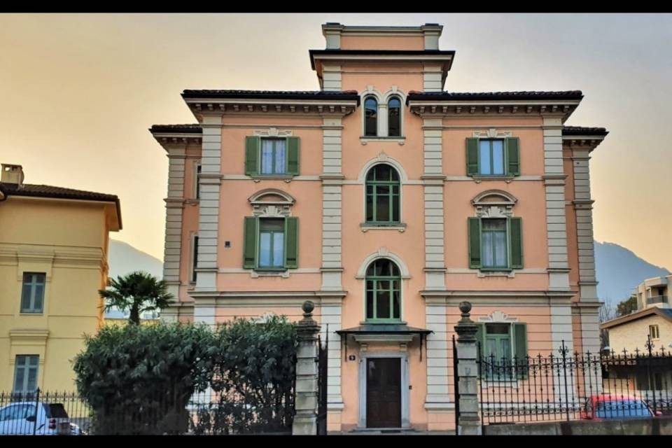 Incombono le ruspe su due ville storiche, la Stan insorge