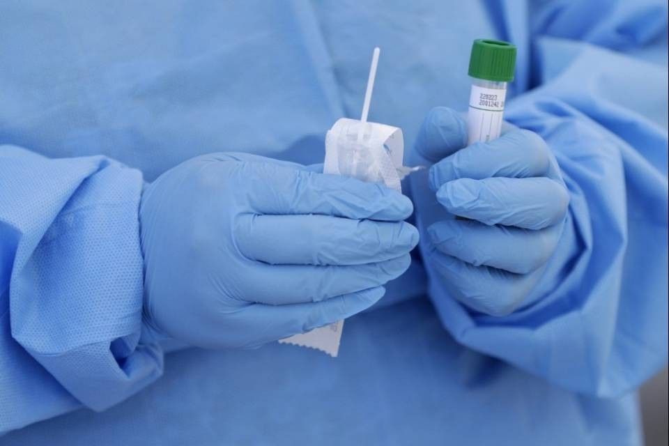 Tamponi più facili, l'UFSP cambia i criteri per il test