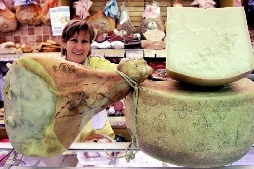 Prosciutti non proprio di Parma