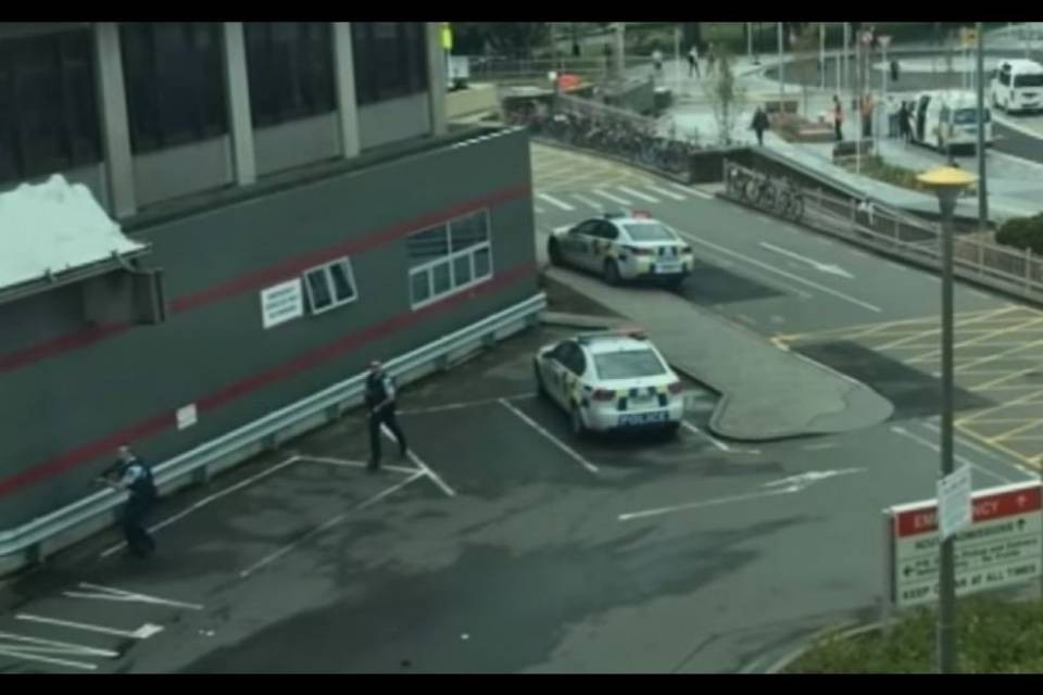 "Gli attacchi a Christchurch sono un atto inumano e barbaro"