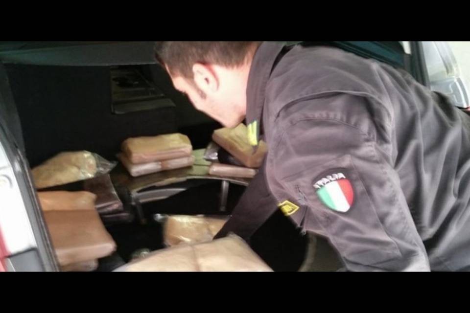 Maxi sequestro di droga a Brogeda