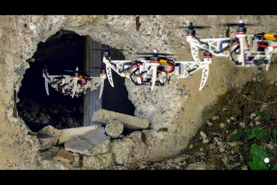 Un drone... che si rimpicciolisce come un uccello