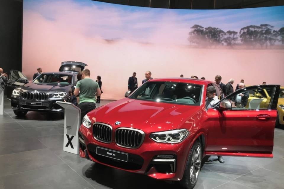 BMW presenta la sua regina: ecco sua maestà l’X4!