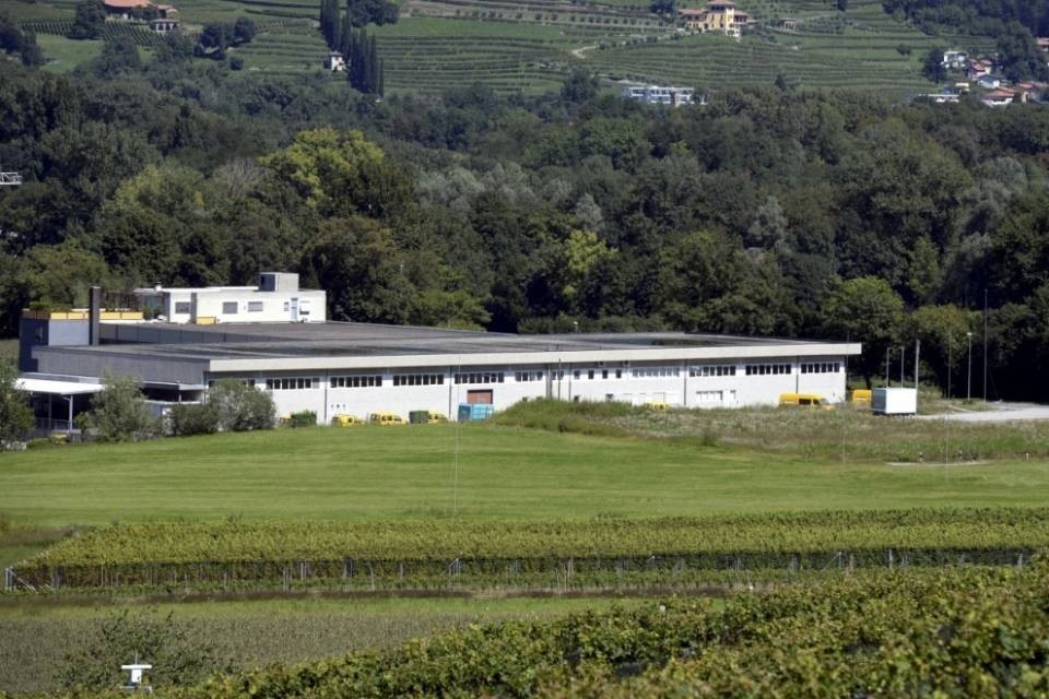 Swatch vende terreno e licenza