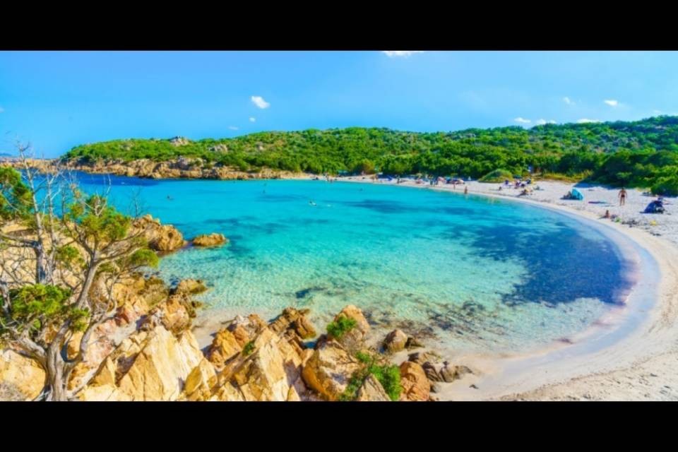 Riaprono le spiagge in Sardegna