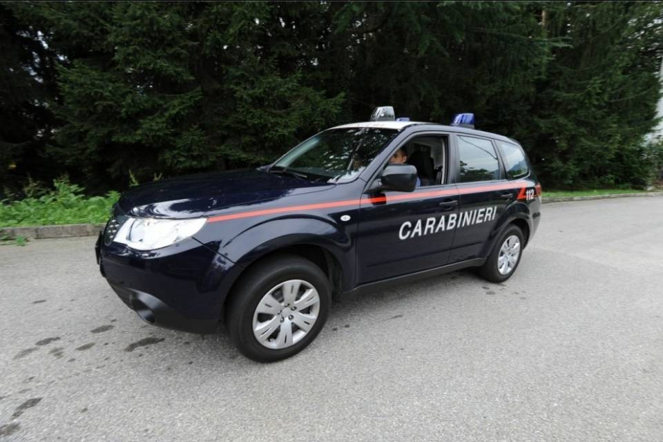 Corpo di una donna trovato su una spiaggia a Luino