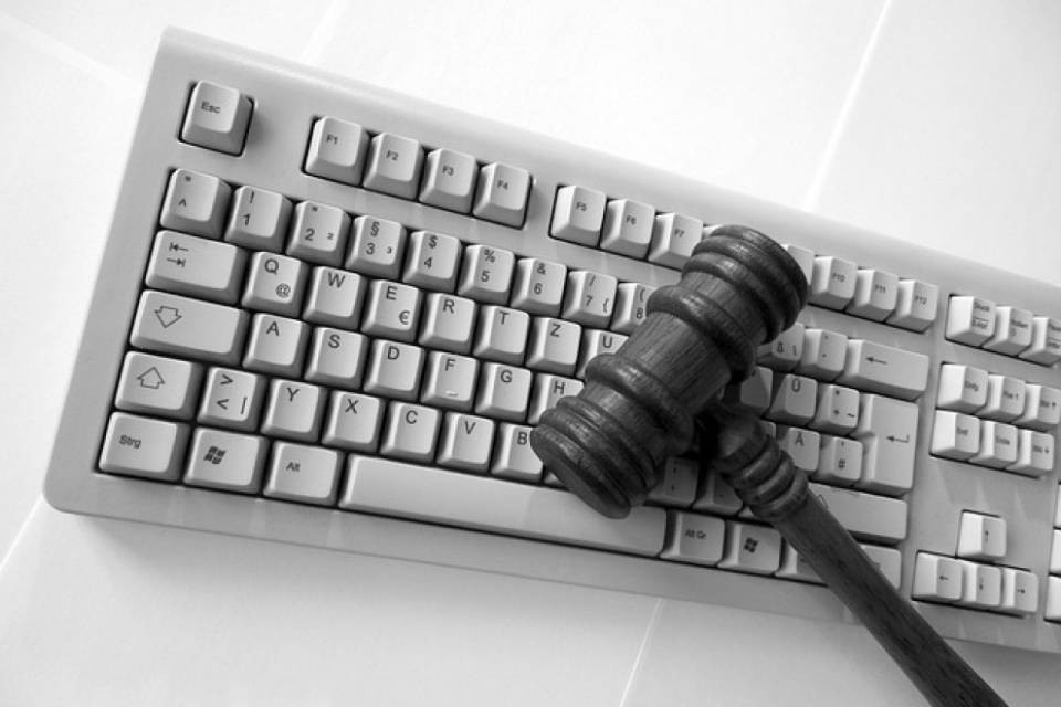Privacy: l'UE bacchetta i server USA