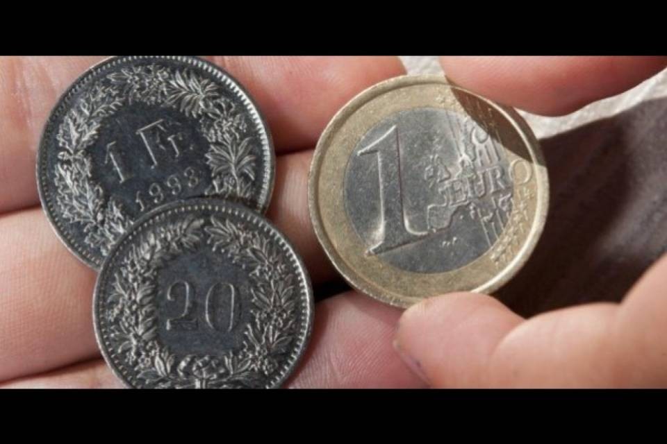 L'euro crolla nei confronti del franco