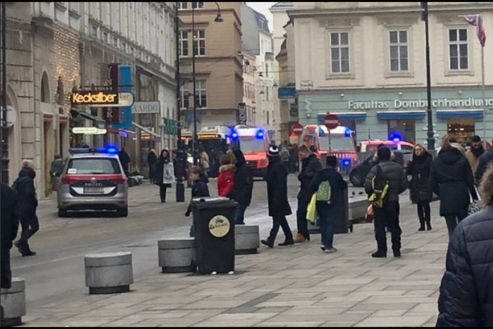 Sparatoria in centro a Vienna, un morto e un ferito