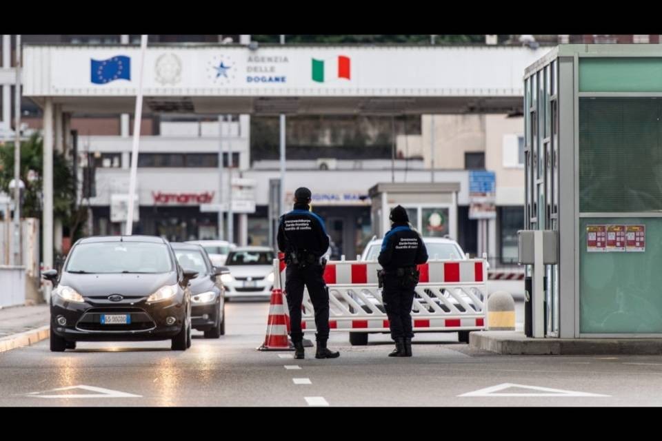 "Sì a controlli sanitari, ma il 3 giugno riapriamo"