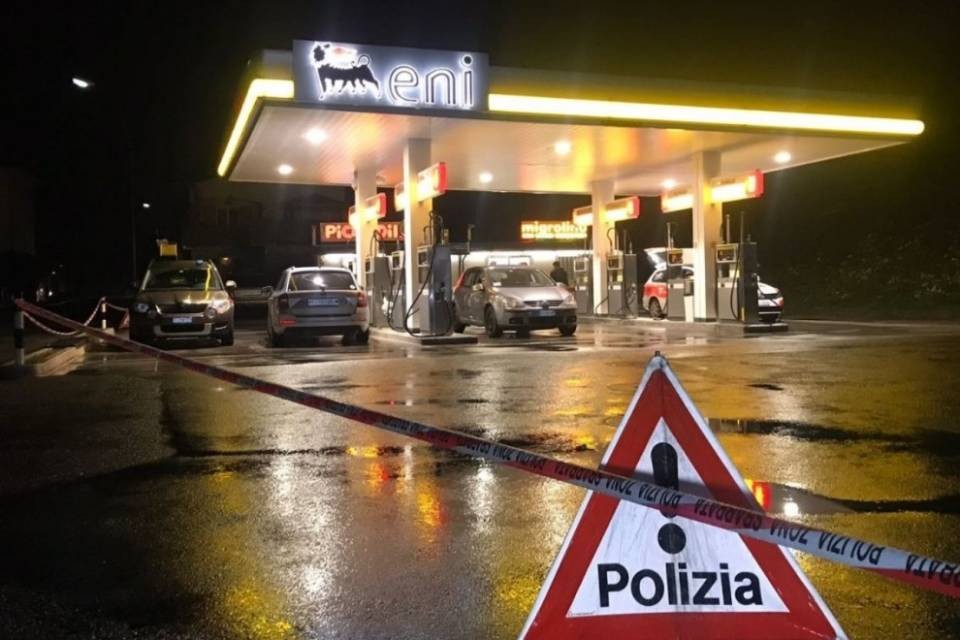 Rapinato un chiosco annesso a un distributore di Brusino
