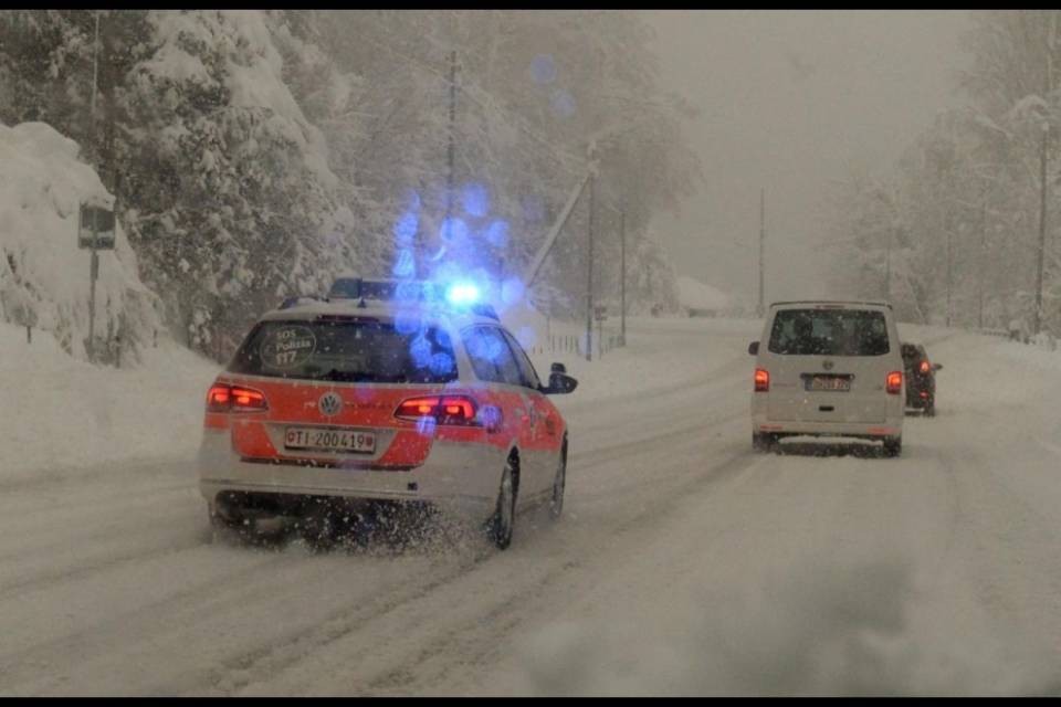 Neve, la Polizia invita alla prudenza