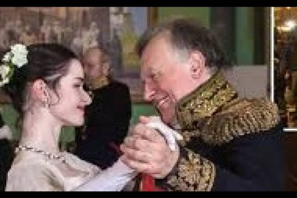 Famoso storico russo uccide la compagna e la fa a pezzi