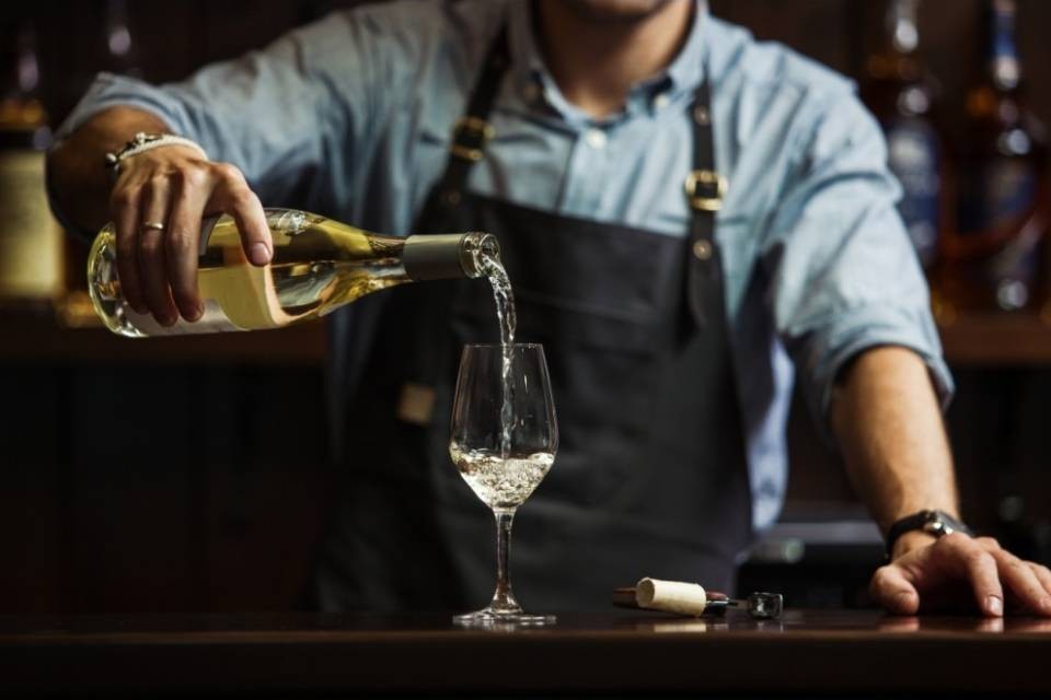 Aumentato il consumo di vino, ma nubi all'orizzonte