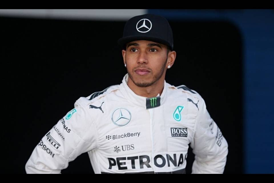 Hamilton in pole