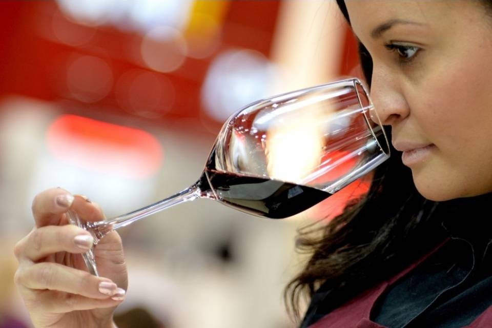 In Svizzera si beve meno: il trend negativo anche in Ticino