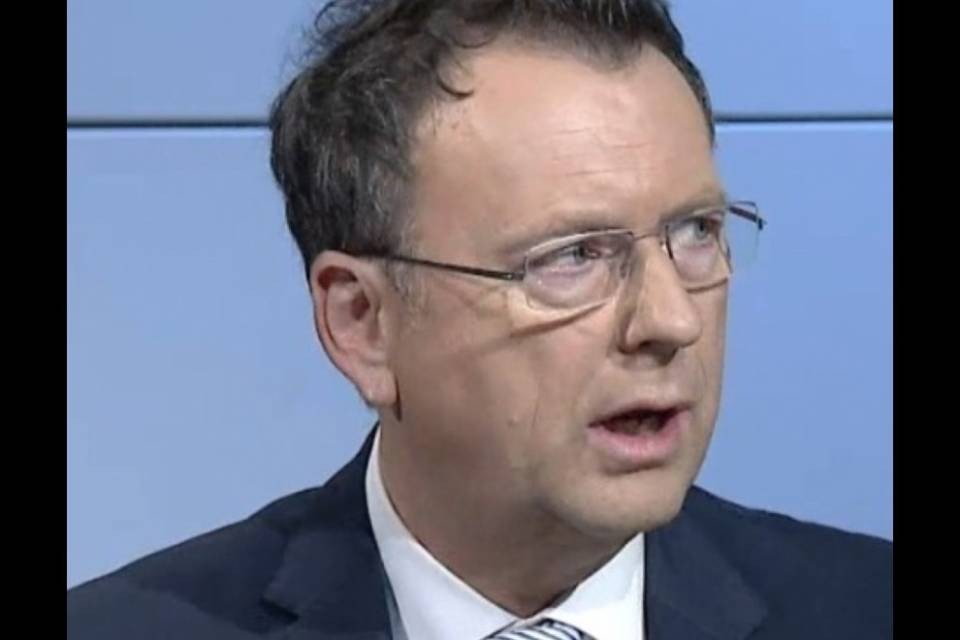 "Che fine ha fatto l'ora delle risposte alle interpellanze?"