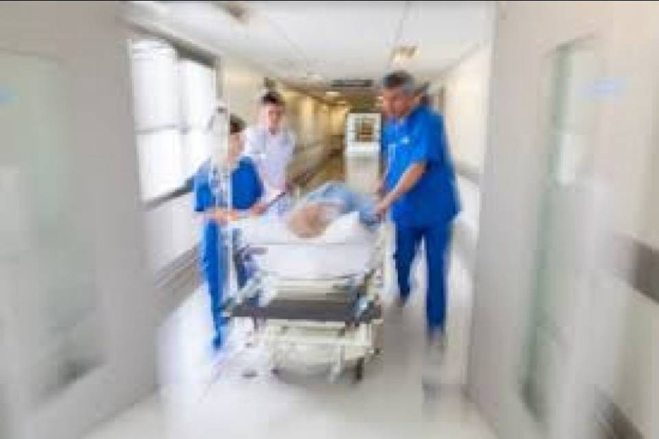 17enne in coma da 5 mesi si risveglia prima dell’espianto
