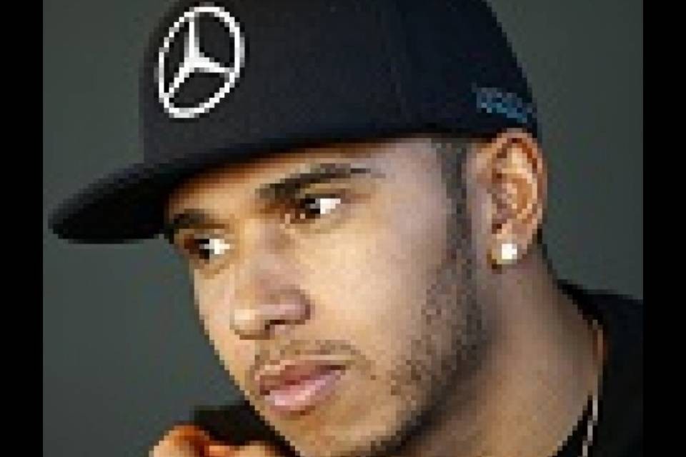 Trionfo di Hamilton a Budapest, alle sue spalle le due Ferrari