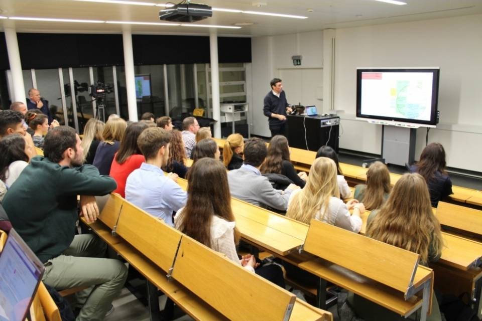 30 borse di studio agli studenti di medicina dell’USI