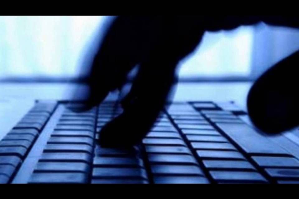 Attacco informatico: sottratti 21 mila login e password