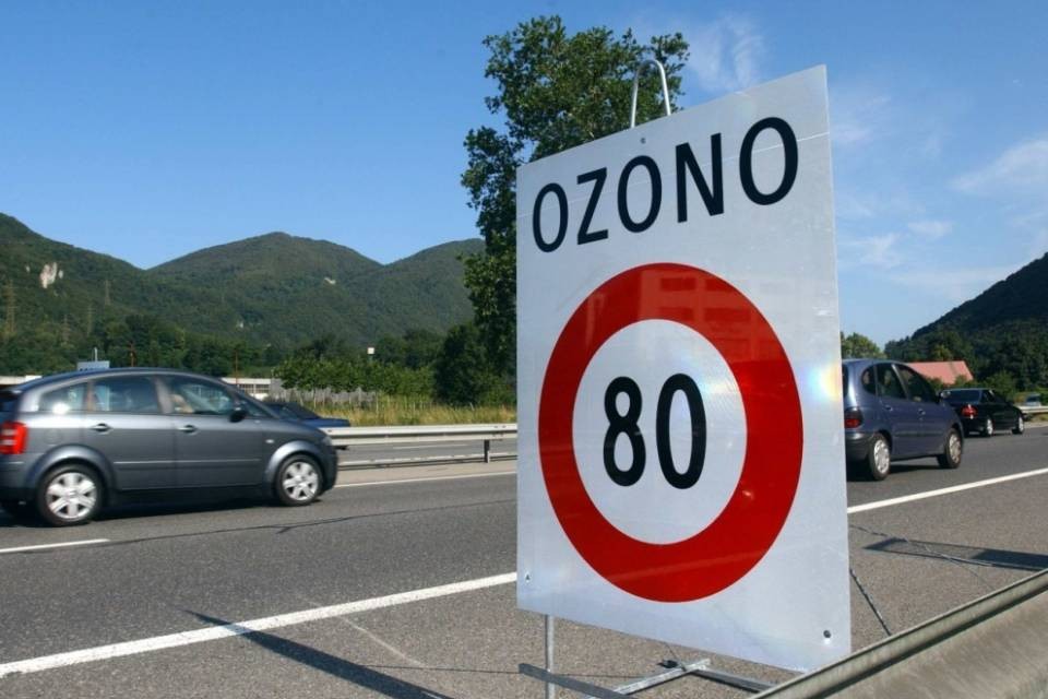 Migliora la qualità dell'aria in Svizzera, ma in Ticino...