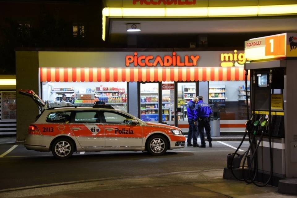 Balerna, rapinato un distributore di benzina