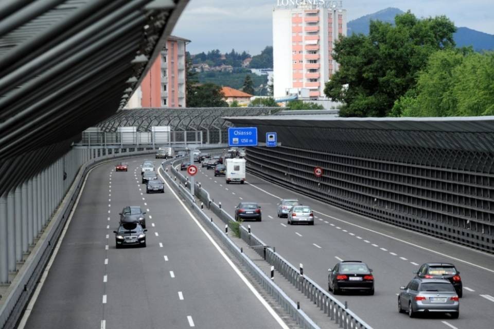 Migranti sulla A2: "Automobilisti siate prudenti"