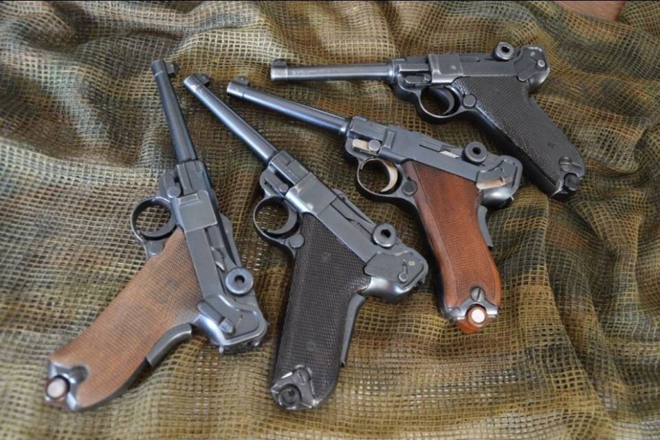 "Gli ho chiesto cosa ci facesse con una Parabellum"