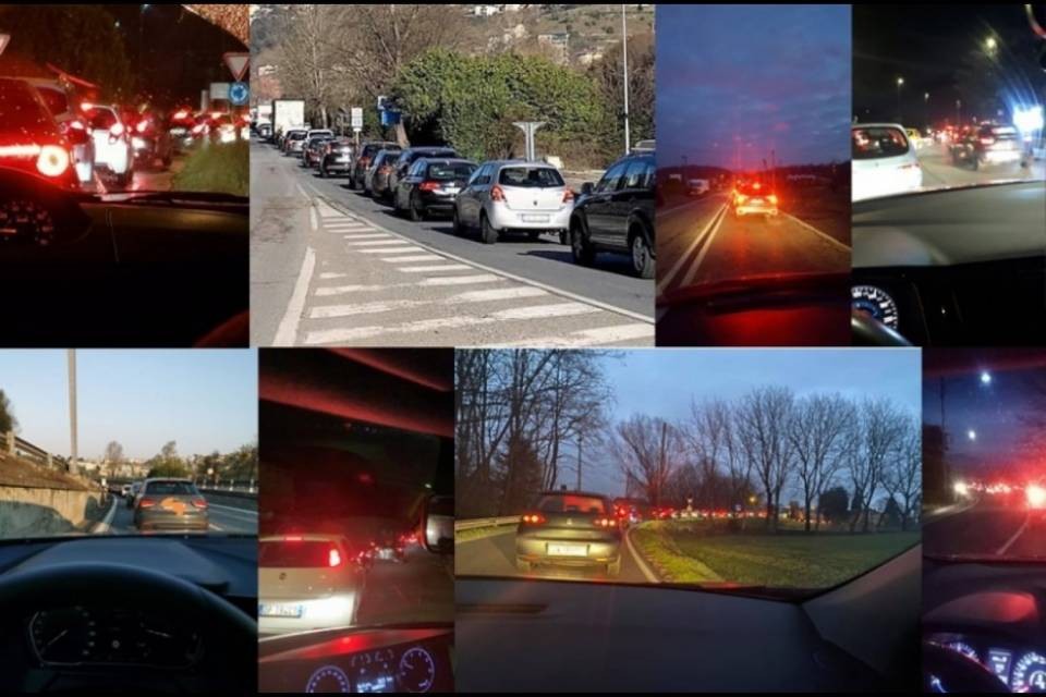 Frontalieri in coda: "Settimana prossima aprite i valichi"