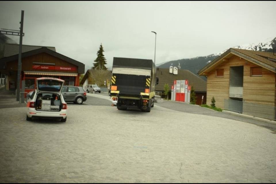 Sedrun, 72enne investita da un camion