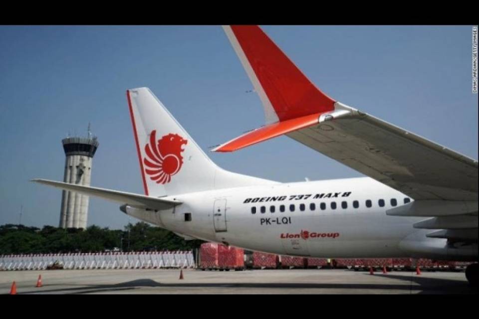 Boeing: "Alcuni 737 possono avere problemi alle ali"