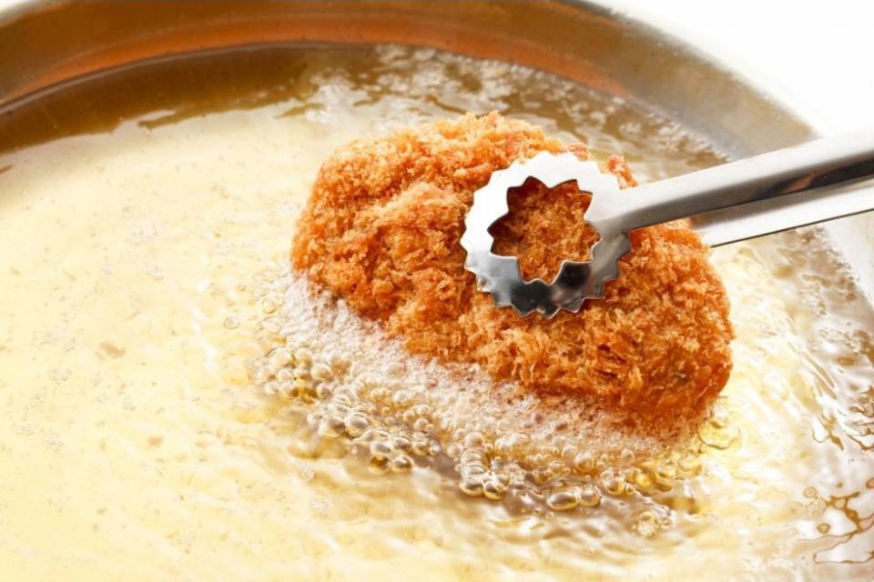 L'olio per friggere sotto la lente del Laboratorio cantonale