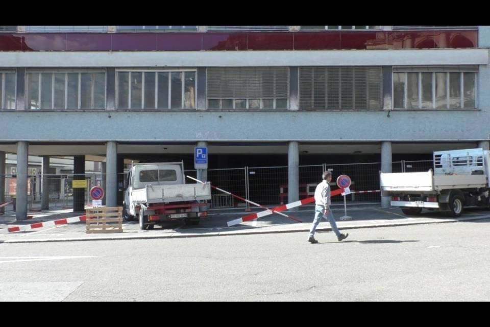Mendrisio, al via la demolizione dell'ex Jelmoli