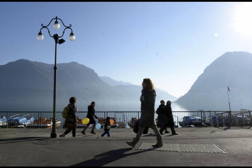 Lugano: no alle chiusure domenicali del lungolago