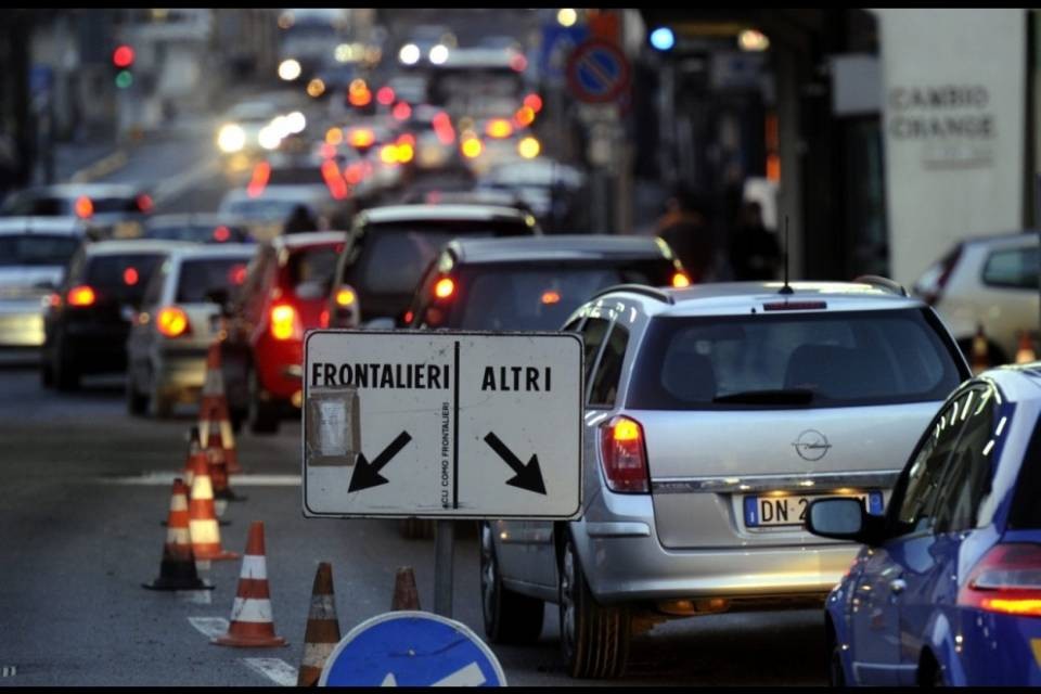 I frontalieri hanno superato i residenti