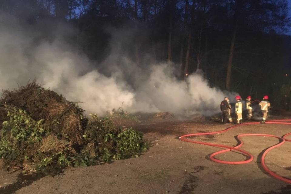 Sessa, fiamme al centro di compostaggio