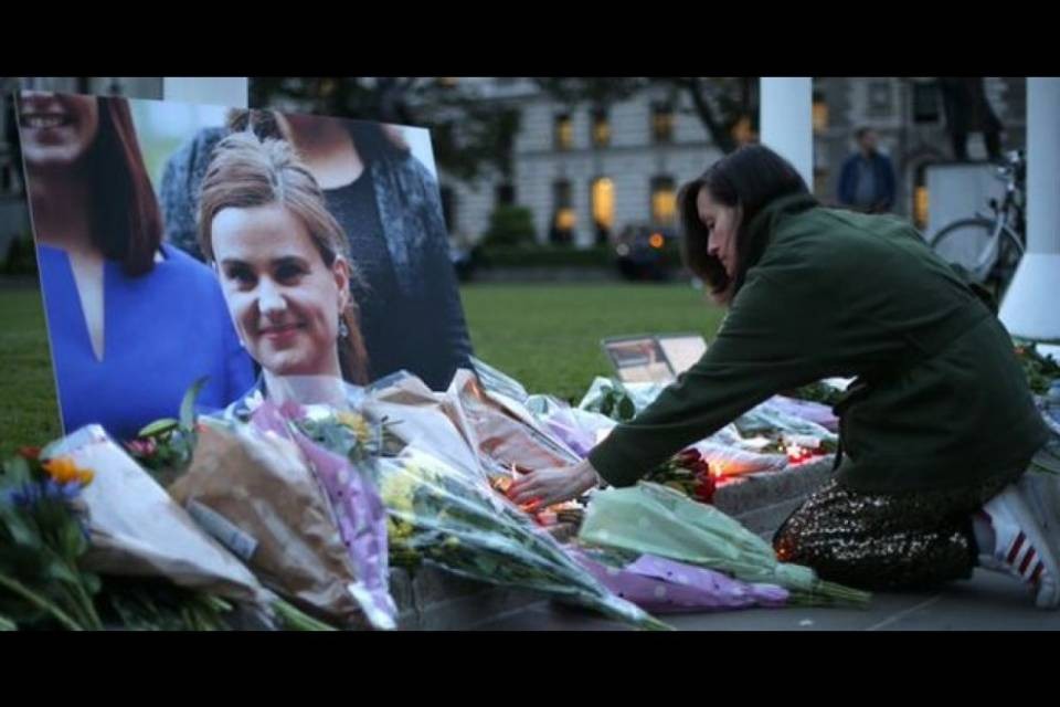 Berna omaggia Jo Cox